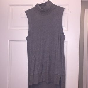Three Dots gray sleeveless sweater